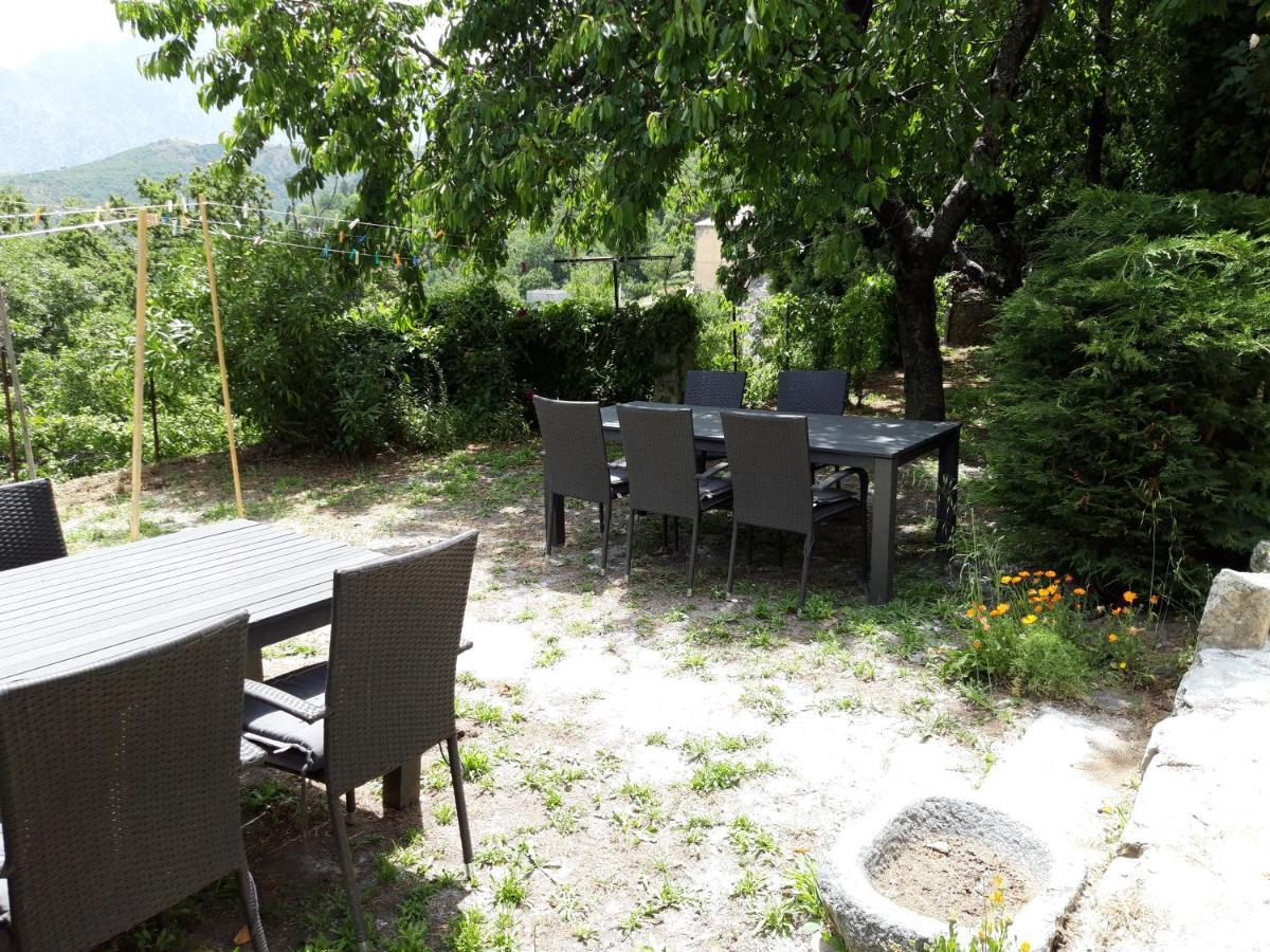 Casa Franceschi Bed & Breakfast Pioggiola Bagian luar foto